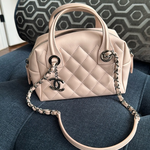 CHANEL Handbags - Chanel Feather Weight Bowling Quilted  Leather Shoulder Bag